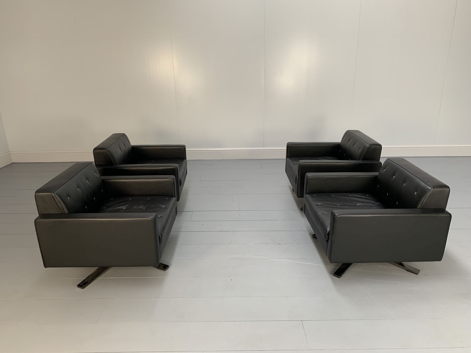 Suite Of 4 Poltrona Frau “Kennedee” Armchairs In Black “Pelle Frau Sc” Leather photo furniture