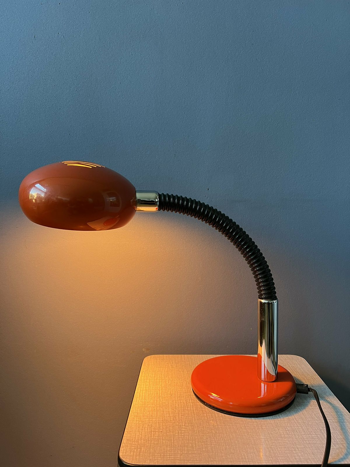 Rode Flexibele/Verstelbare Mid Century Space Age Ufo Tafellamp photo for sale