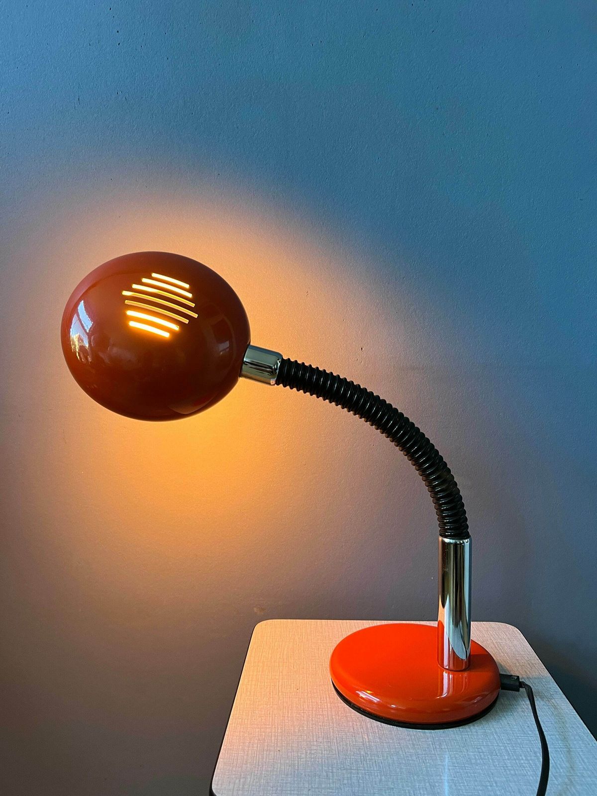 Rode Flexibele/Verstelbare Mid Century Space Age Ufo Tafellamp photo Verlichting