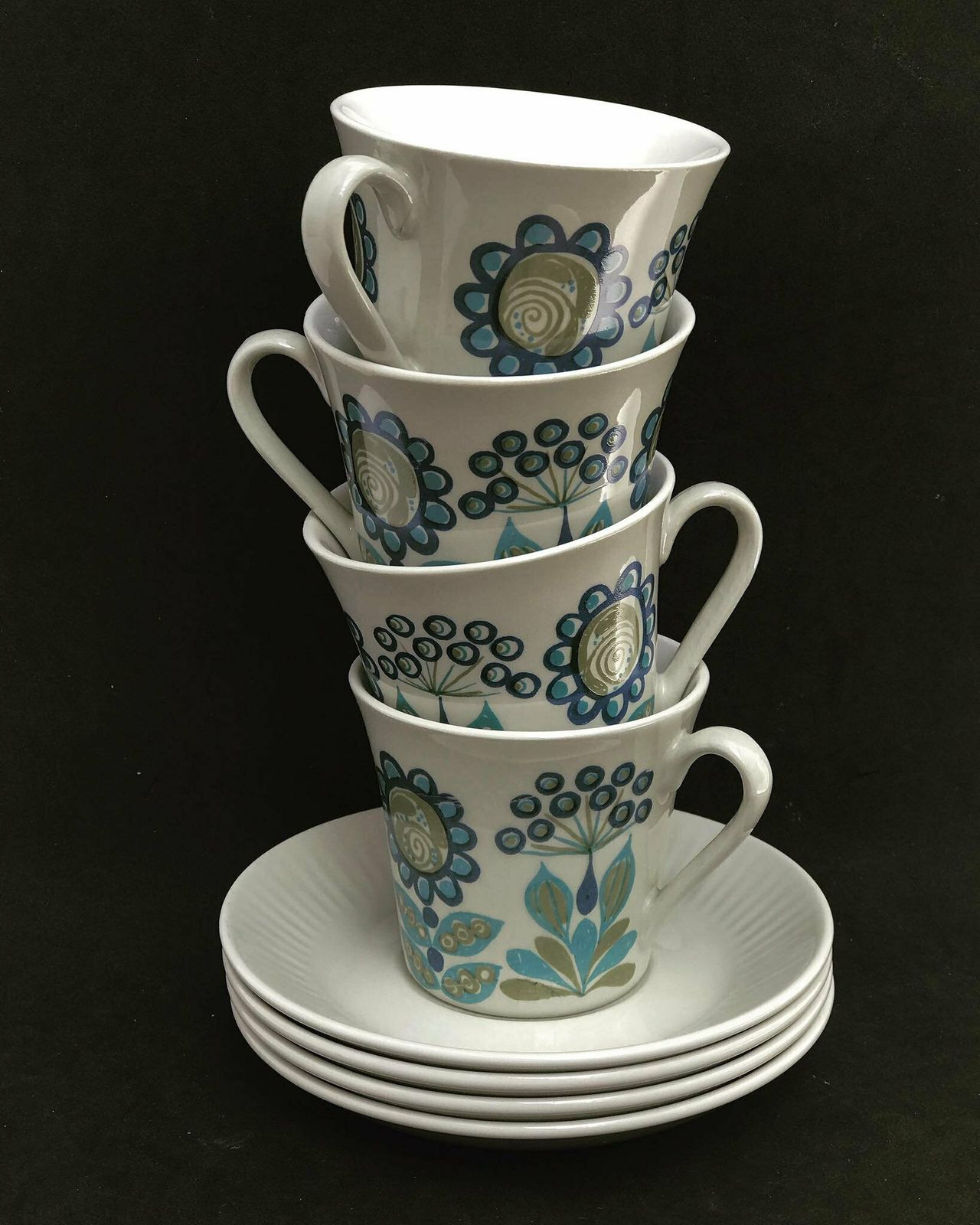 Figgjo Flint 4 Koffiekopjes En 4 Schoteltjes Van Turi Gramstad Oliver, Tor Viking Patroon, Theekopjes, Melkkan, Noors Design photo furniture