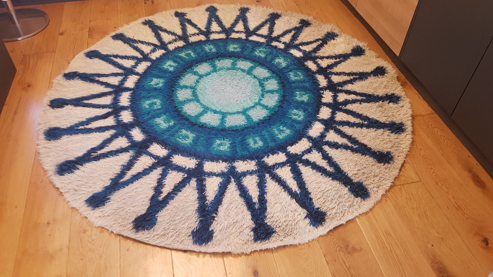 Rya Vintage Scandinavian Starburst Oval Rug photo Textiles