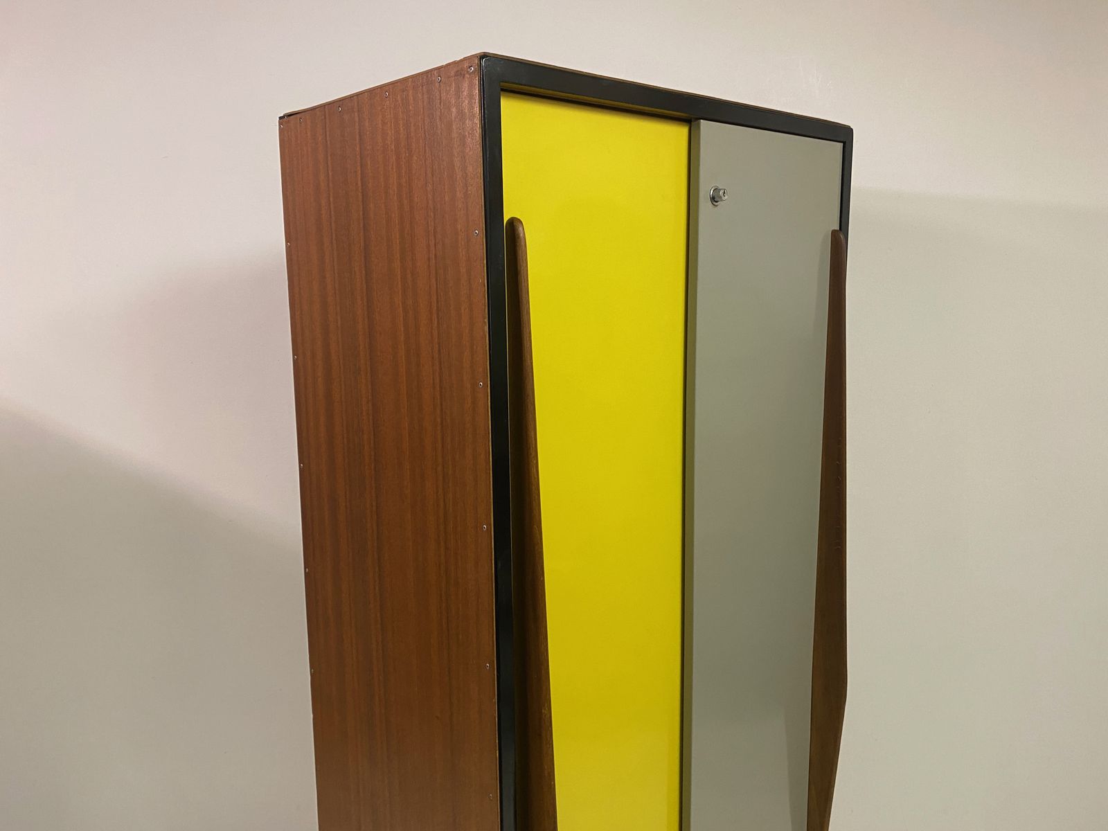 Bicoloured Cabinet By Willy Van Der Meeren For Tubax photo vinterior