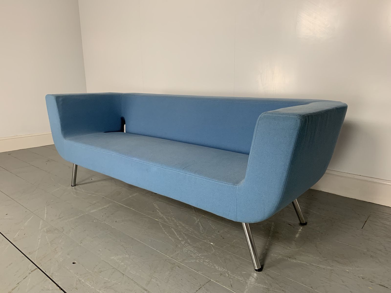 Rare Superb Artifort “Bono” Large Sofa In Mid Blue Kvadrat Wool Fabric