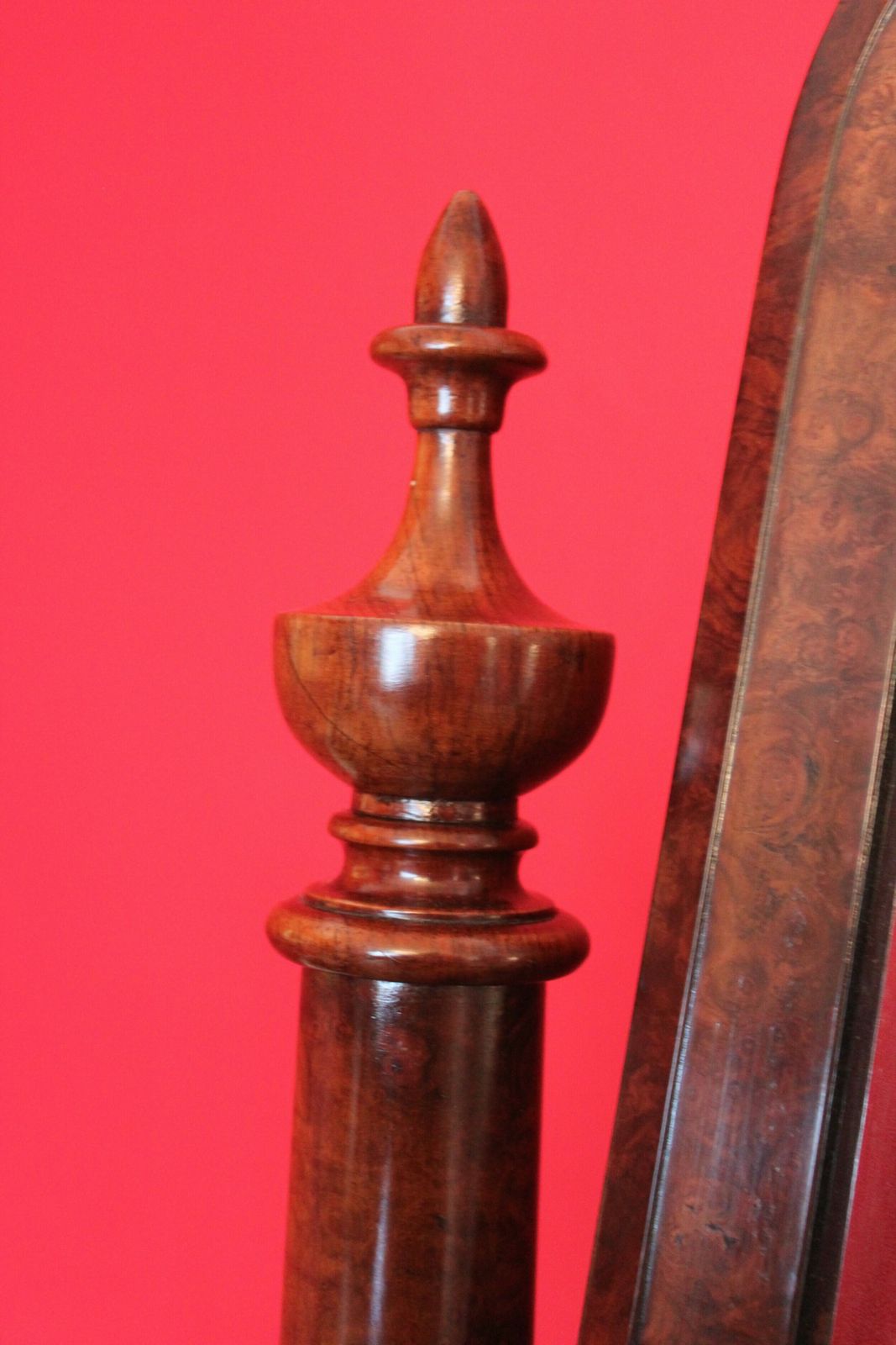 An Outstanding Quality Large Victorian Burr Walnut Toilet Mirror. photo vintage