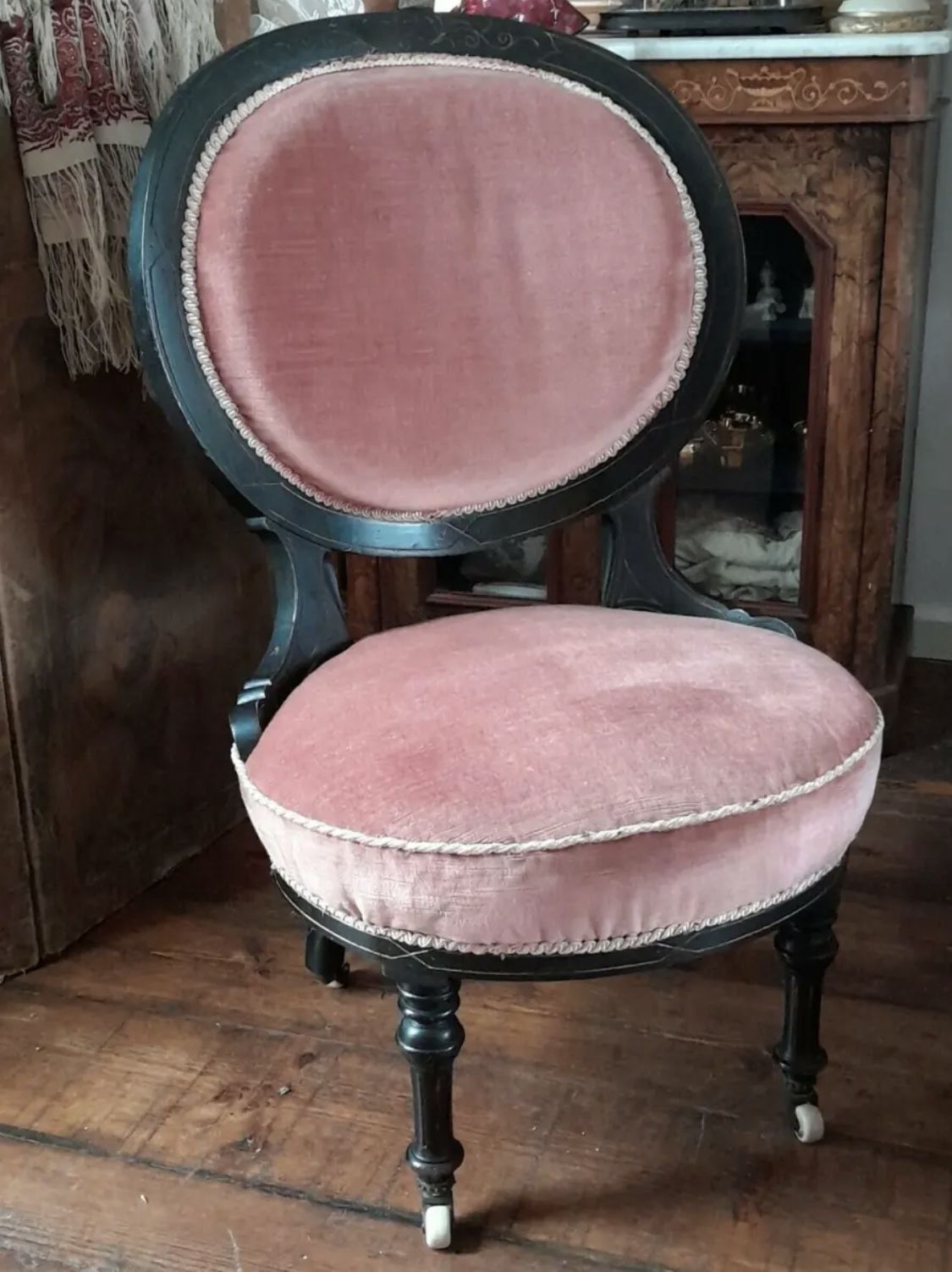 Victorian Pink Velvet Boudoir Dressing Table Balloon Chair Japanned