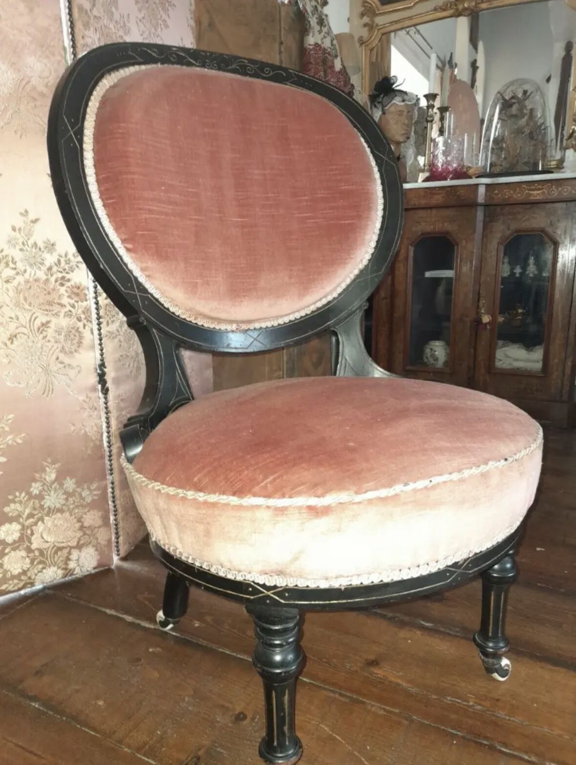 Victorian Pink Velvet Boudoir Dressing Table Balloon Chair Japanned photo vintage