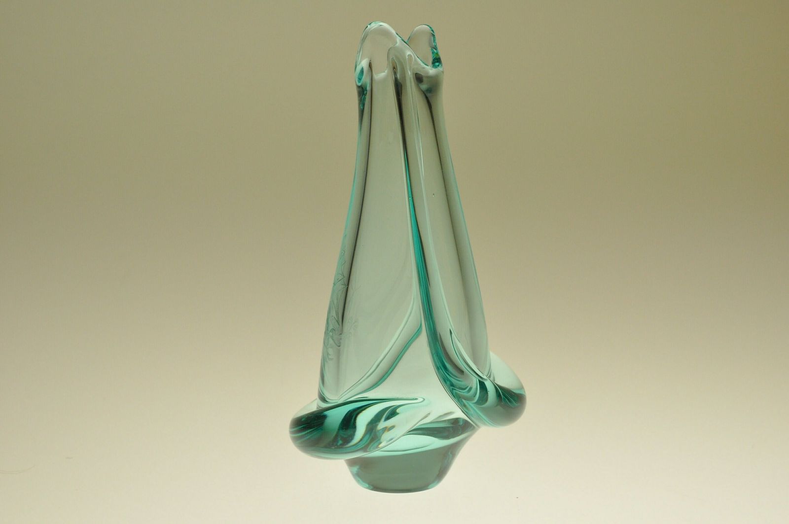 Miroslav Klinger Zbs Vase, Mid Century Vase, Czech Vase, Hand Made, Glass Vase, Flower Vase, Green Vase, Vintage Glass Vase, Mid Century photo vinterior