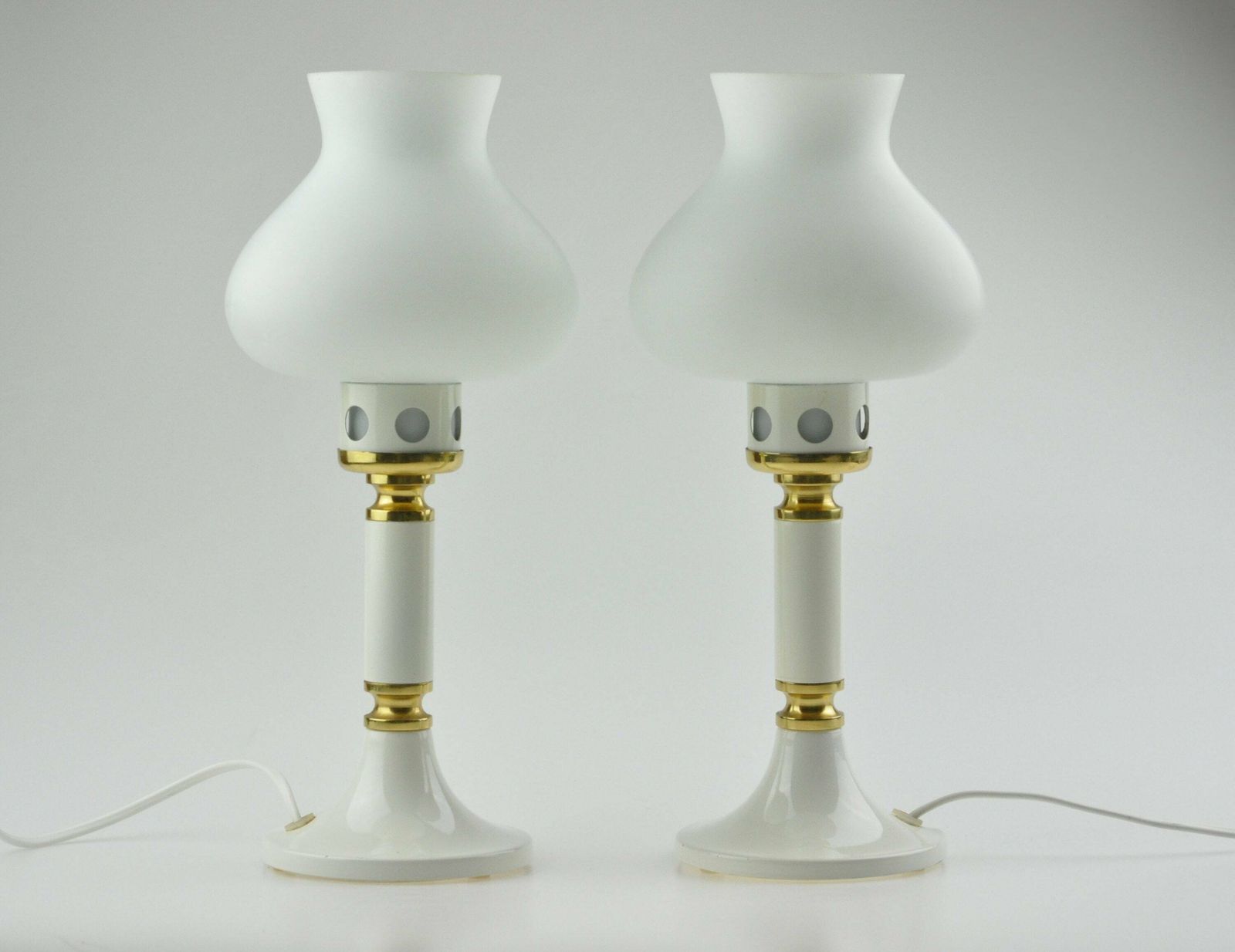 Vintage Tafellampenpaar, Mid Century Lampen, Set Van Twee Vintage Tafellampen photo furniture
