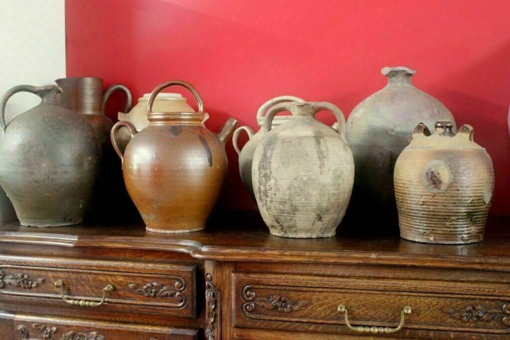 photo vintage Large Antique French Handcrafted Terracotta Limousin Oil Water Jug