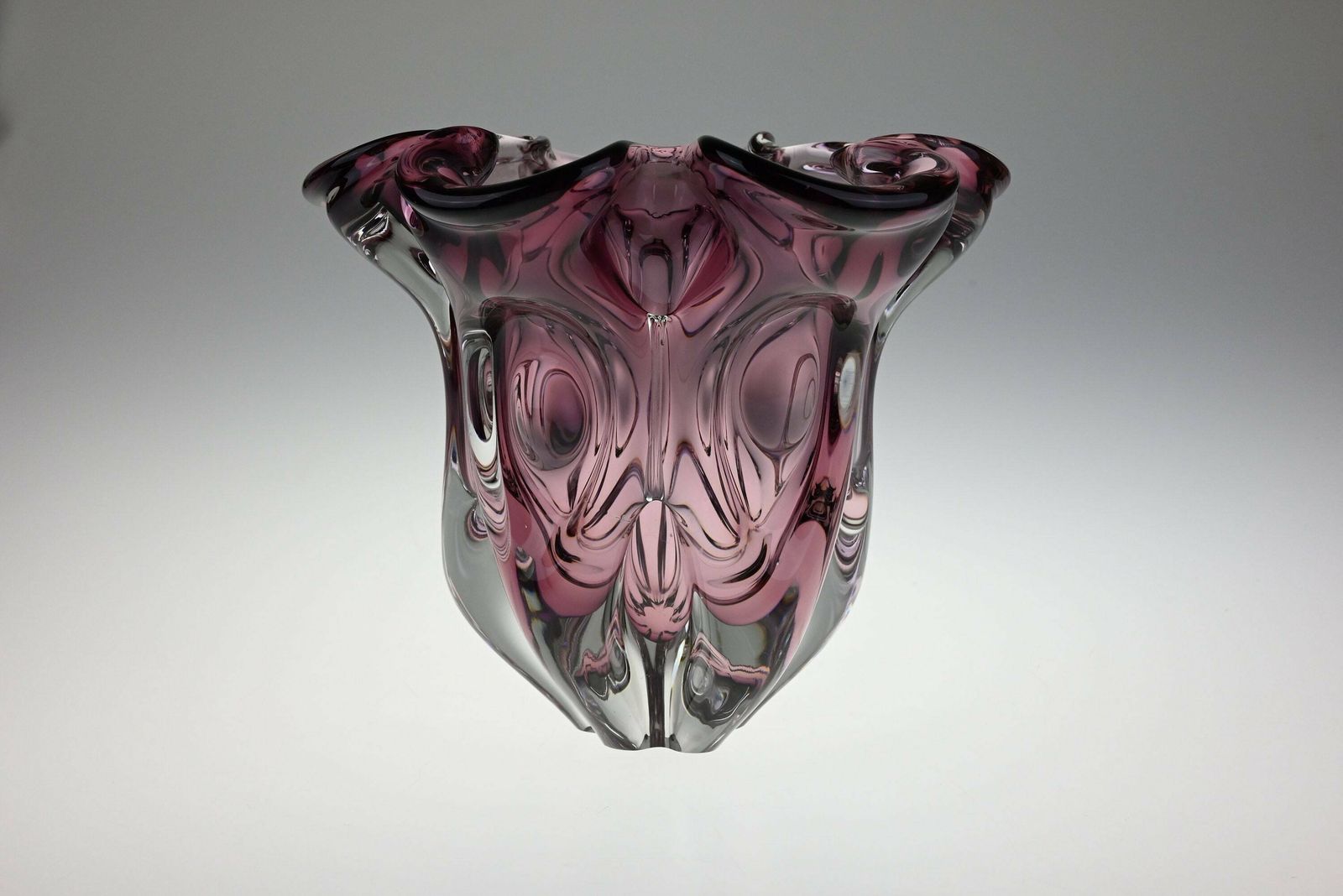 Josef Hospodka Chribska Glass, Grote Paarse Tsjechische Vintage Retro Bloemenvaas photo furniture