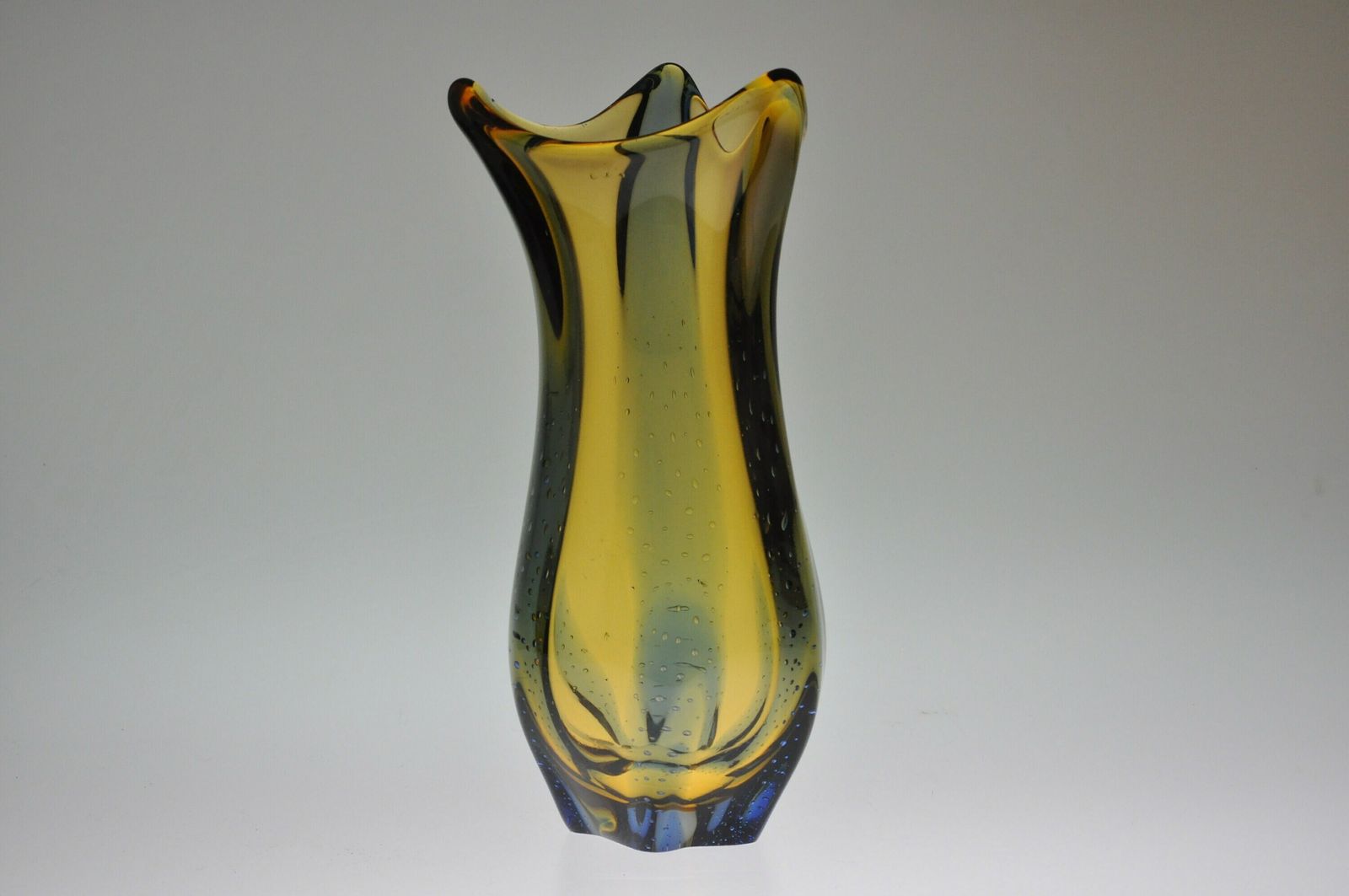 Hana Machovska Mstisov Pizzicato, Glazen Vaas, Mid Century Glas, Kunstglas, Tsjechische Glazen Vaas, Handgemaakt Glas, Tsjechisch Glas, Mid Century Vaas photo Woonaccessoires
