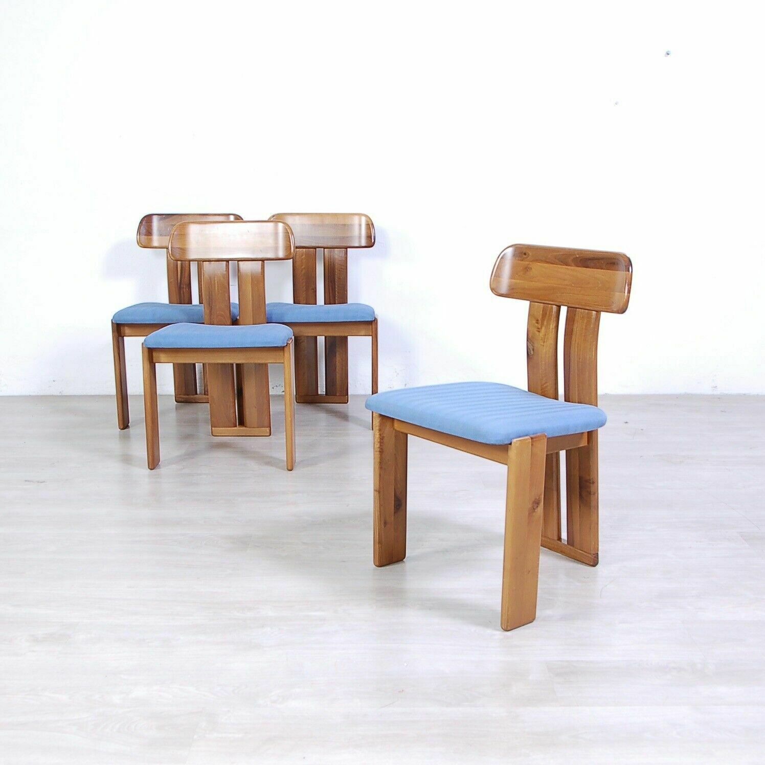 Set Of 4 Walnut Chairs, Marengo Series, Designed By Tarcisio Colzani For Mobilgirgi, 1970s