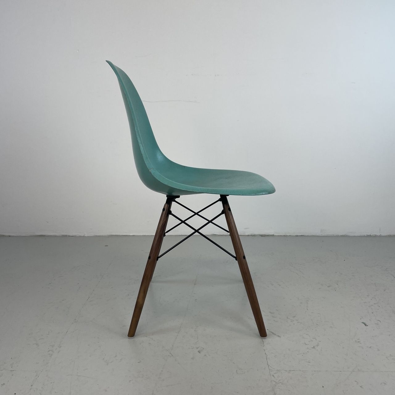 Eames Herman Miller Dsw Side Chair In Turquoise Blue photo 1075.23