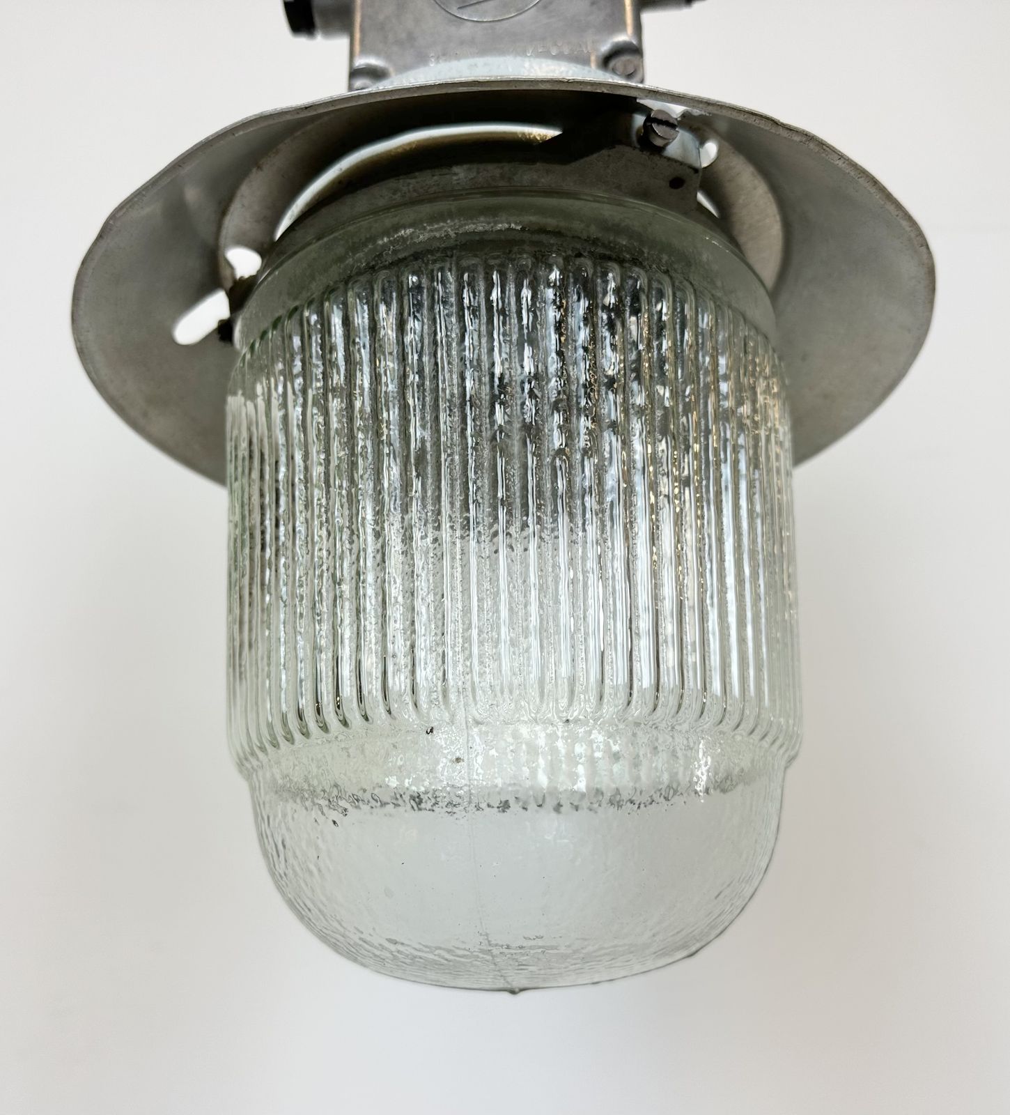 photo vintage Industrial Aluminium Light With Glass Cover From Elektrosvit, 1970s