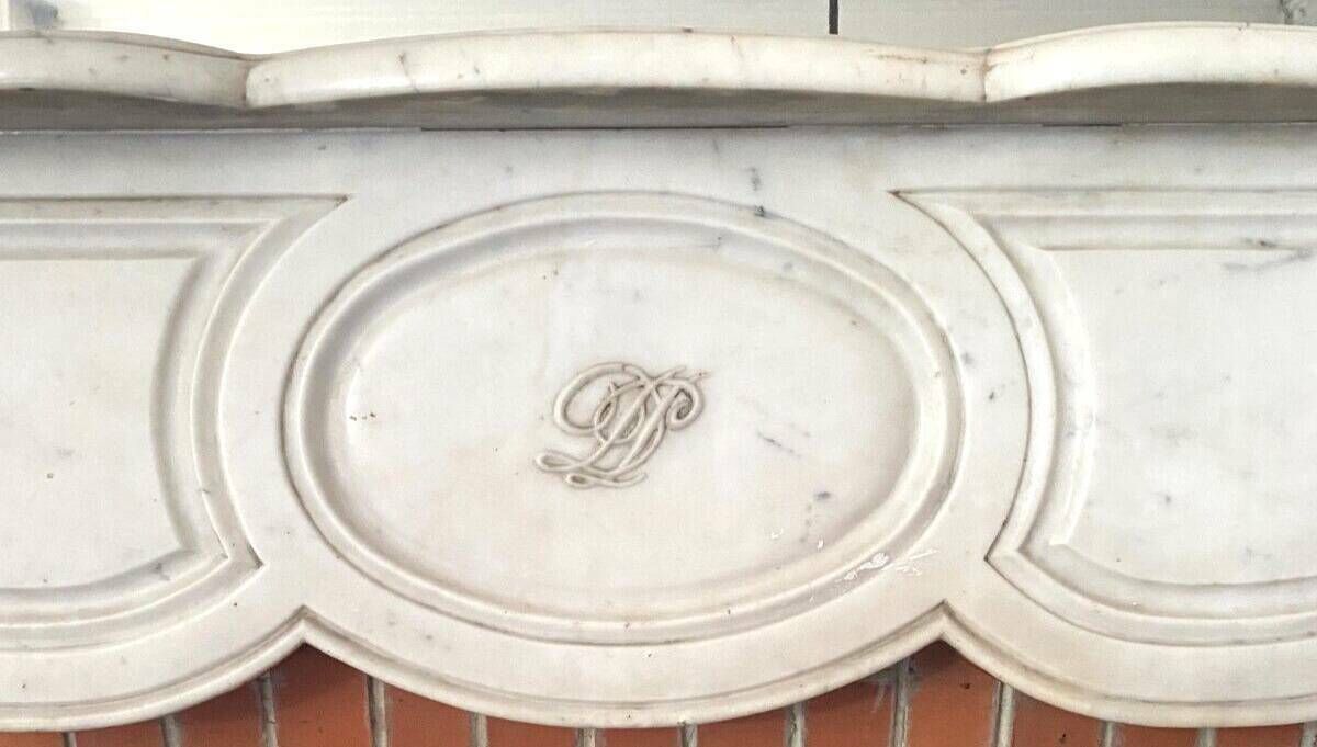 Louis XV Style Fireplace Model Pompadour White Carrara Marble 20th Century photo vinterior