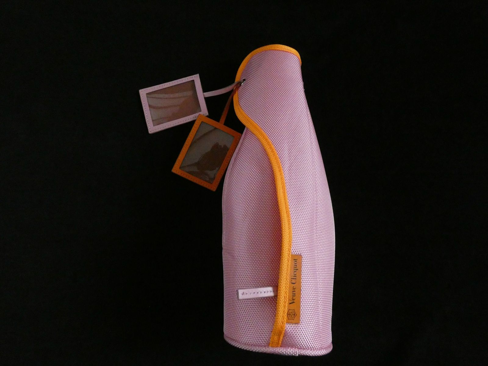 Veuve Clicquot Ponsardin Pink Ice Jacket, Flessenkoker, Vcp Reiskoffer, Tas Met Flessenhouder En Roze Koeler photo buy