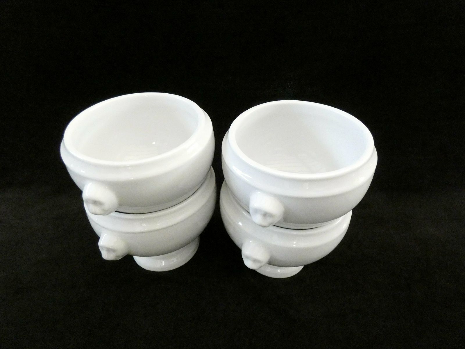 4 Vintage Witte Porseleinen Kommen – Franse Uiensoepkommen Met Leeuwenkophandvatten En Voetstuk photo Woonaccessoires