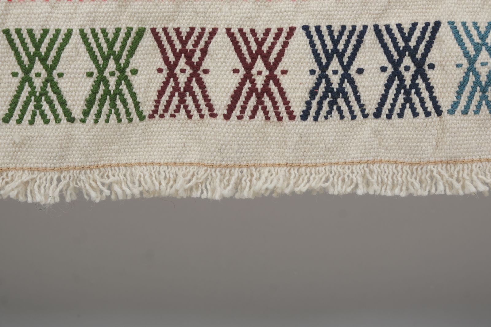 photo furniture Vintage Embroided Turkish Karapinar Cicim Rug   Handmade Saloon Carpet