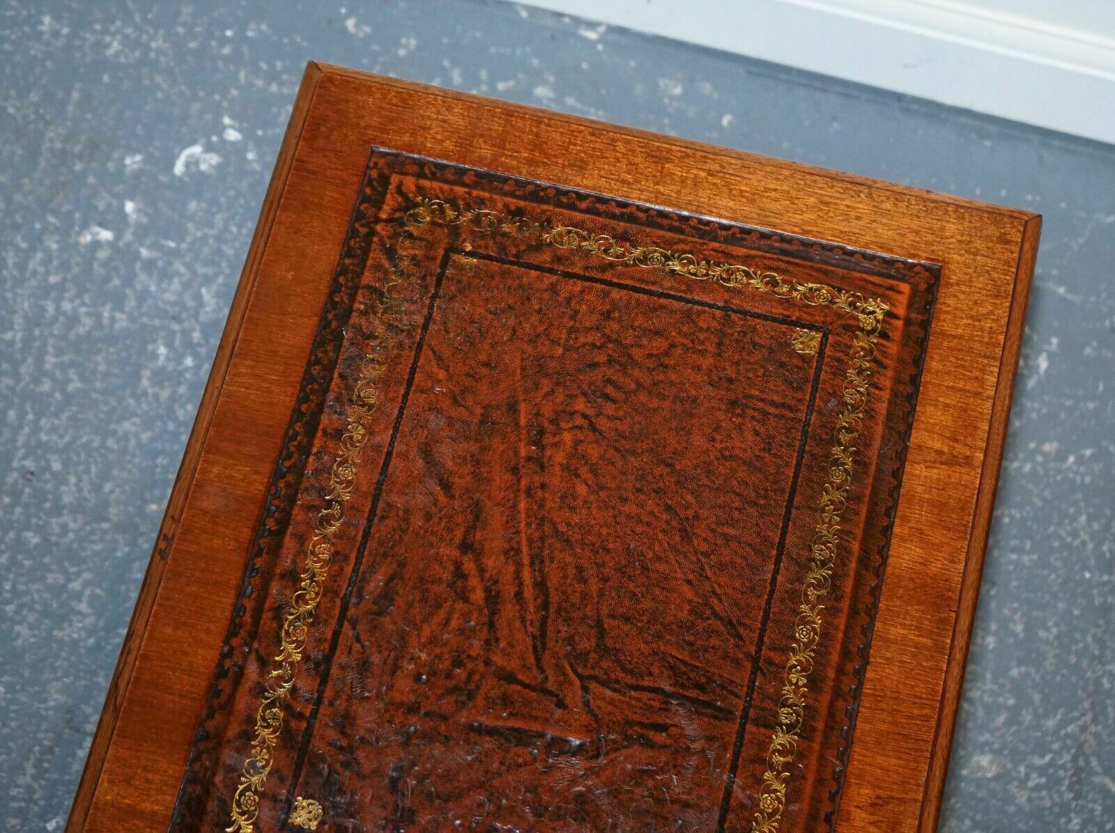 photo vinterior Mahogany Gold Embossed Brown Leather Top Filling Cabinet