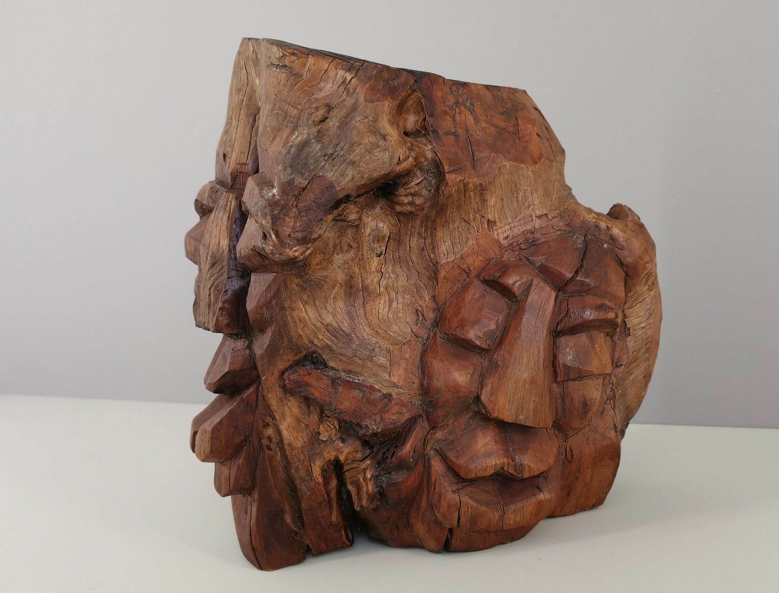 Sculpture Of 2 Faces On Wood, Raw Art / Brutalist / Modernist / Art / 50s / Mid Century / 1950 / France / Twentieth Century