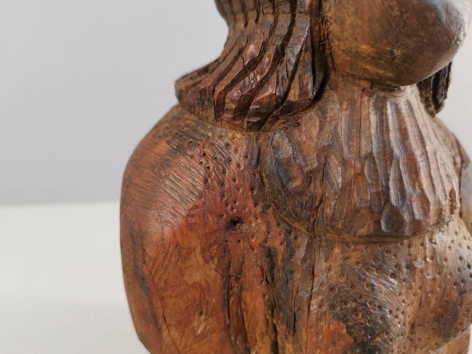 Sculpture Bust On Wood / Raw Art / Brutalist / Art / 50s / Mid Century / 1950 / France / Twentieth Century photo vintage