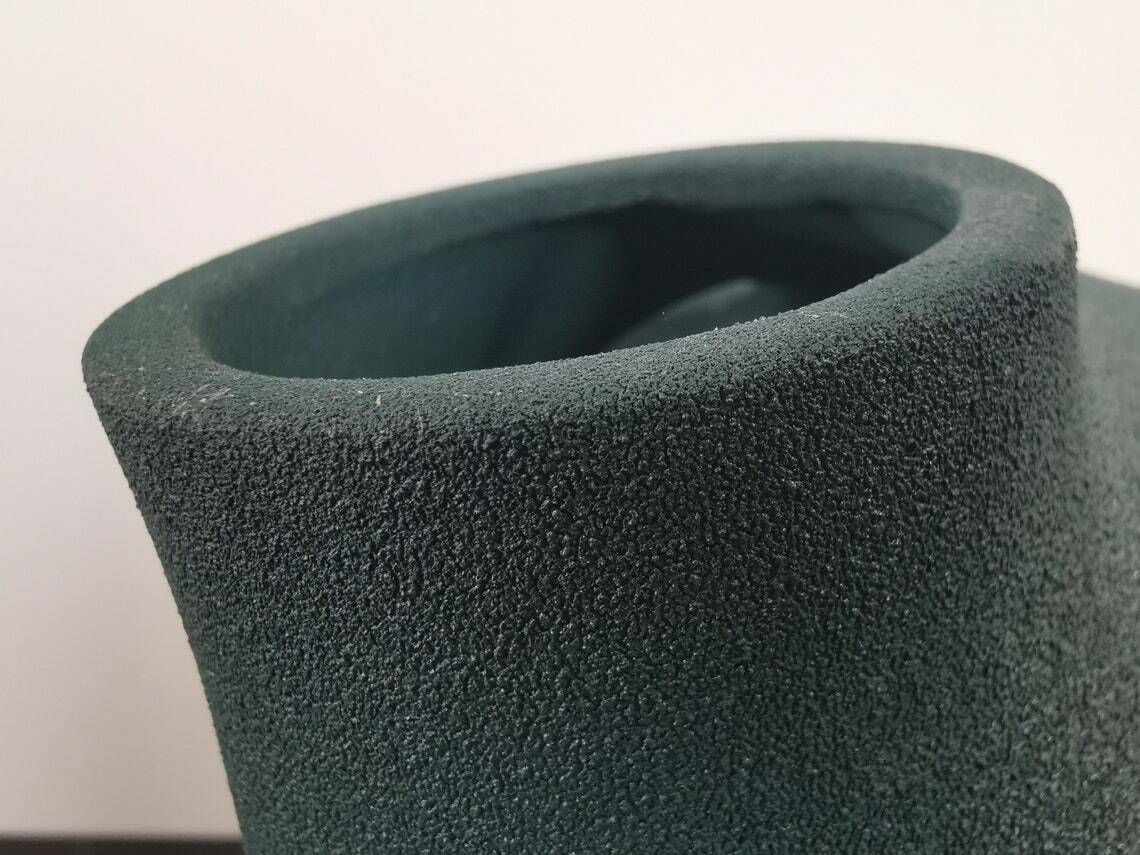 photo furniture Contemporary Ceramic Vase, Asymmetrical Free Form / Organic Forms / Contemporary Ceramics