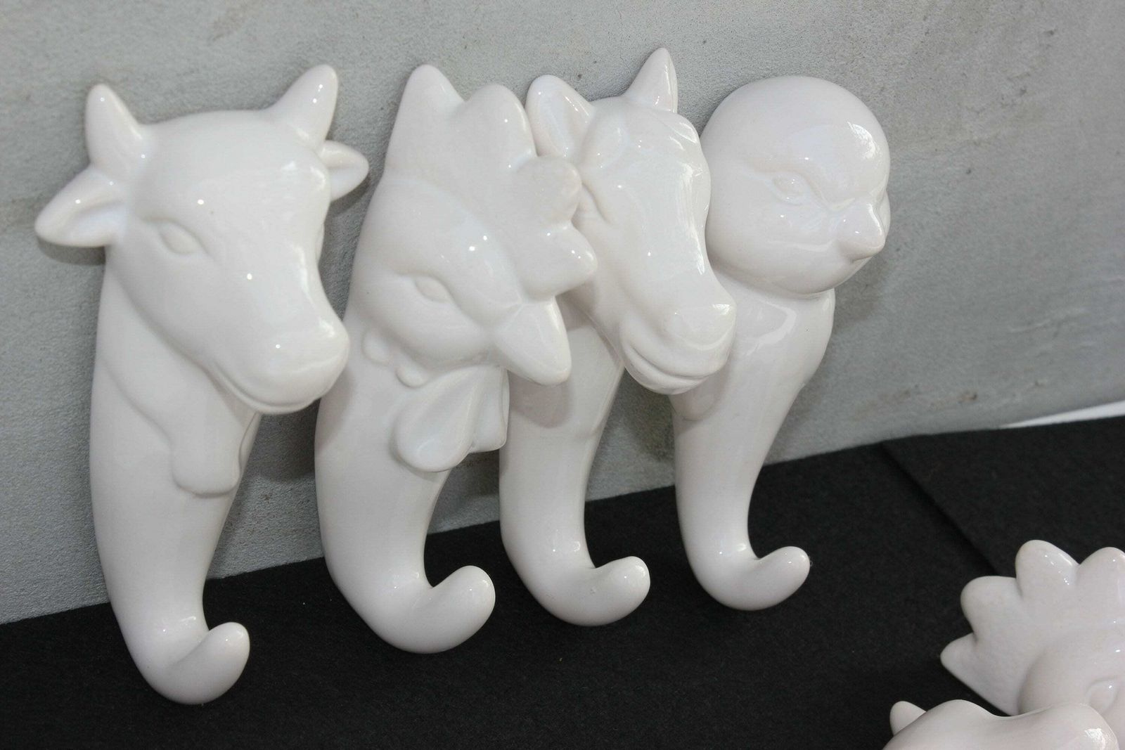 photo furniture Set Farm Porcelain Hangers Wall Towel Hooks, White Hen, Horse, Chicken And Cow Heads Kitchen Or Bathroom Hangers