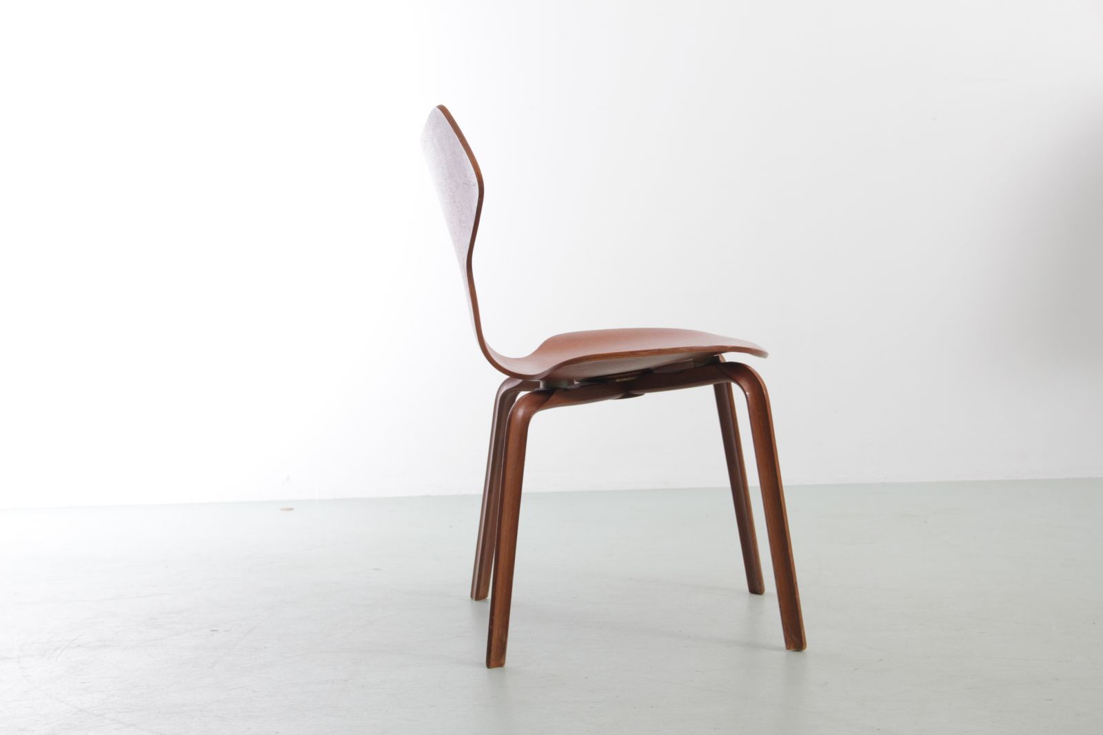 Set Of 3 Chairs "Grand Prix" Of Arne Jacobsen In Teak photo 3250.0