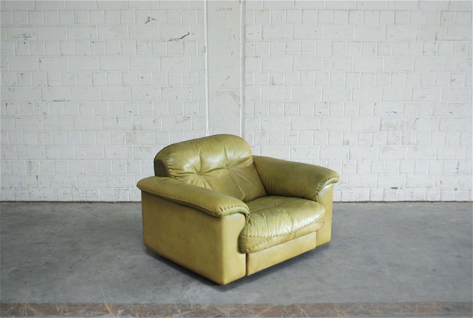 De Sede James Bond Leather Lounge Chair Ds 101 Olive Green photo furniture