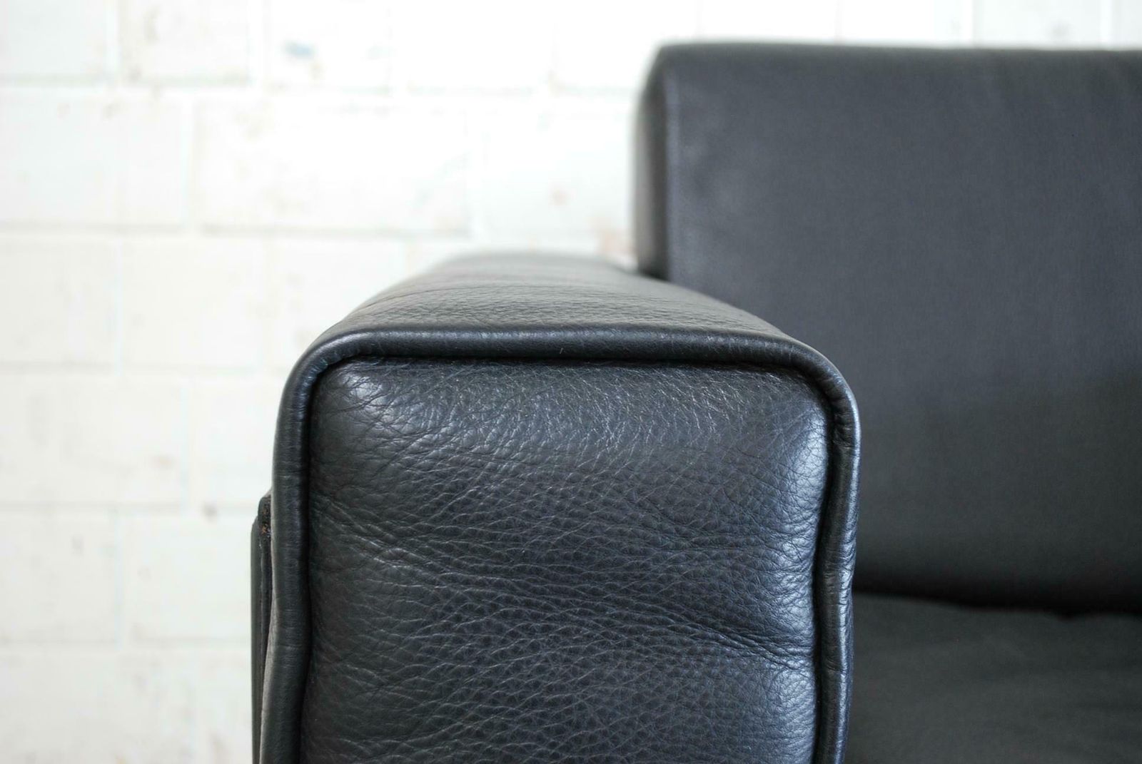 Matteo Grassi Korium Leather Armchair Or Chair Korium By Tito Agnoli photo vinterior