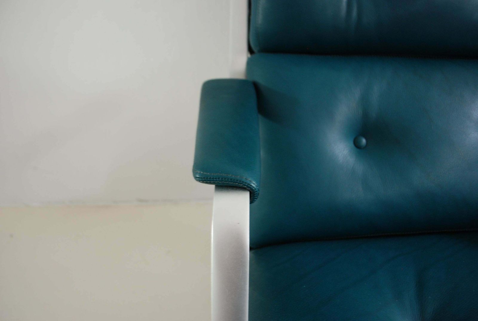 photo for sale Kill International Fk 85 Lounge Chair And Ottoman Petrol By Kastholm & Fabricius