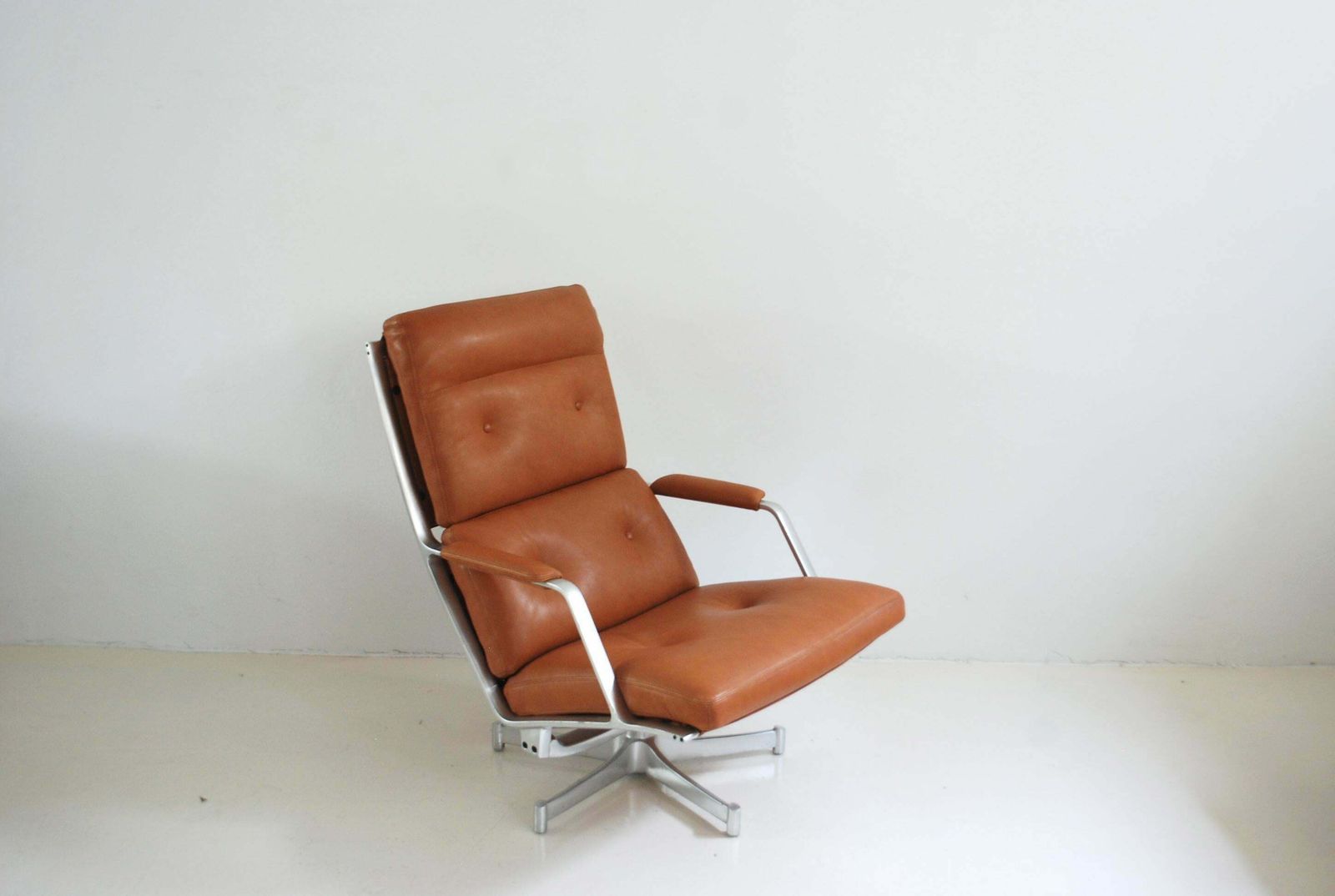 Kill International Fk 85 Lounge Chair Cognac Natural By Kastholm & Fabricius photo furniture