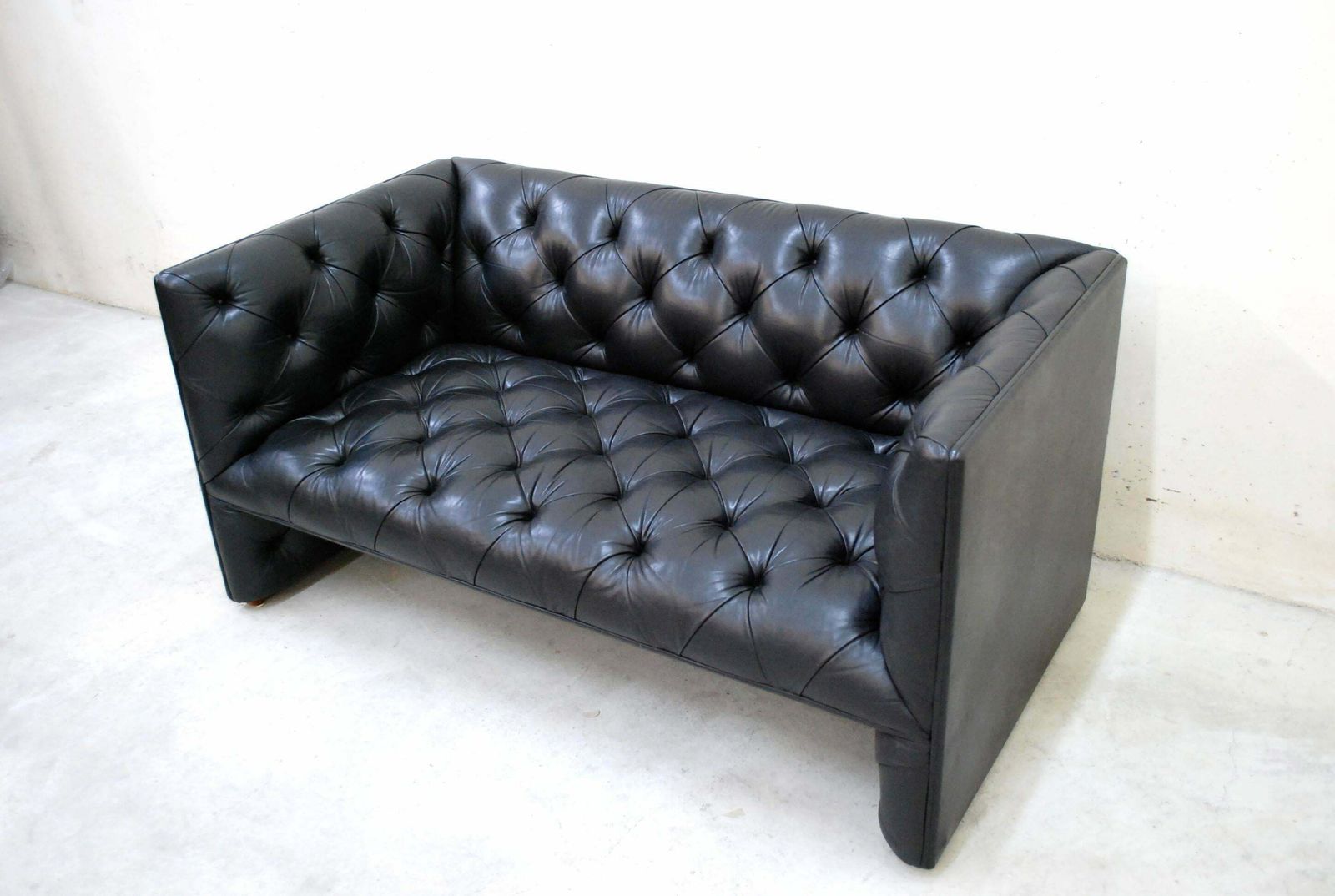 Wittmann Black Leather Sofa Model Edwards Design By Eward B. Tuttle photo 5824.0