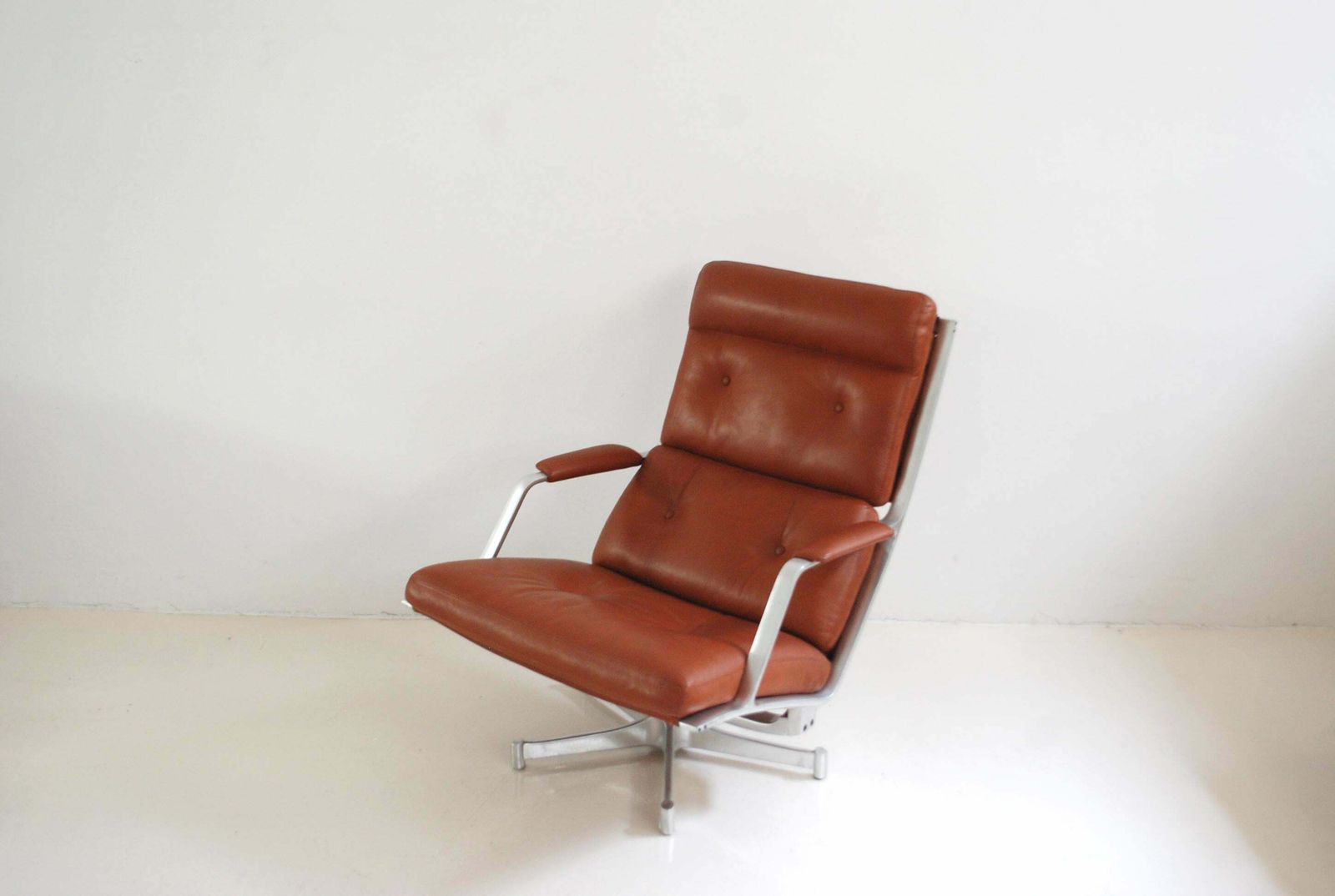 Kill International Fk 85 Lounge Chair Red Cognac By Kastholm & Fabricius photo furniture