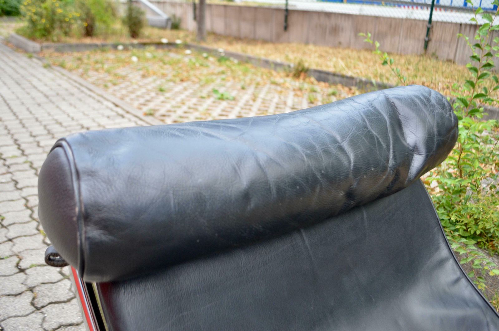 Le Corbusier Lc4 Black Leather Chaise Chaiselongue By Cassina photo Furniture