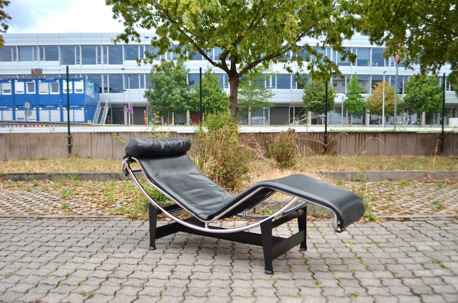Le Corbusier Lc4 Black Leather Chaise Chaiselongue By Cassina photo buy