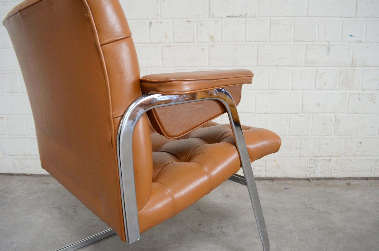 photo buy Robert Haussmann De Sede Rh 305/ 304 Unesco Softpad Chair Cognac