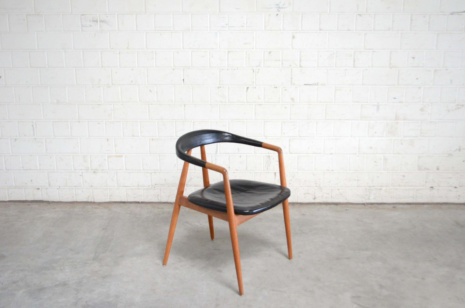 photo for sale Helmut Magg Mid  Century Leather Armchair Chair For Deutsche Werkstätten, 1958