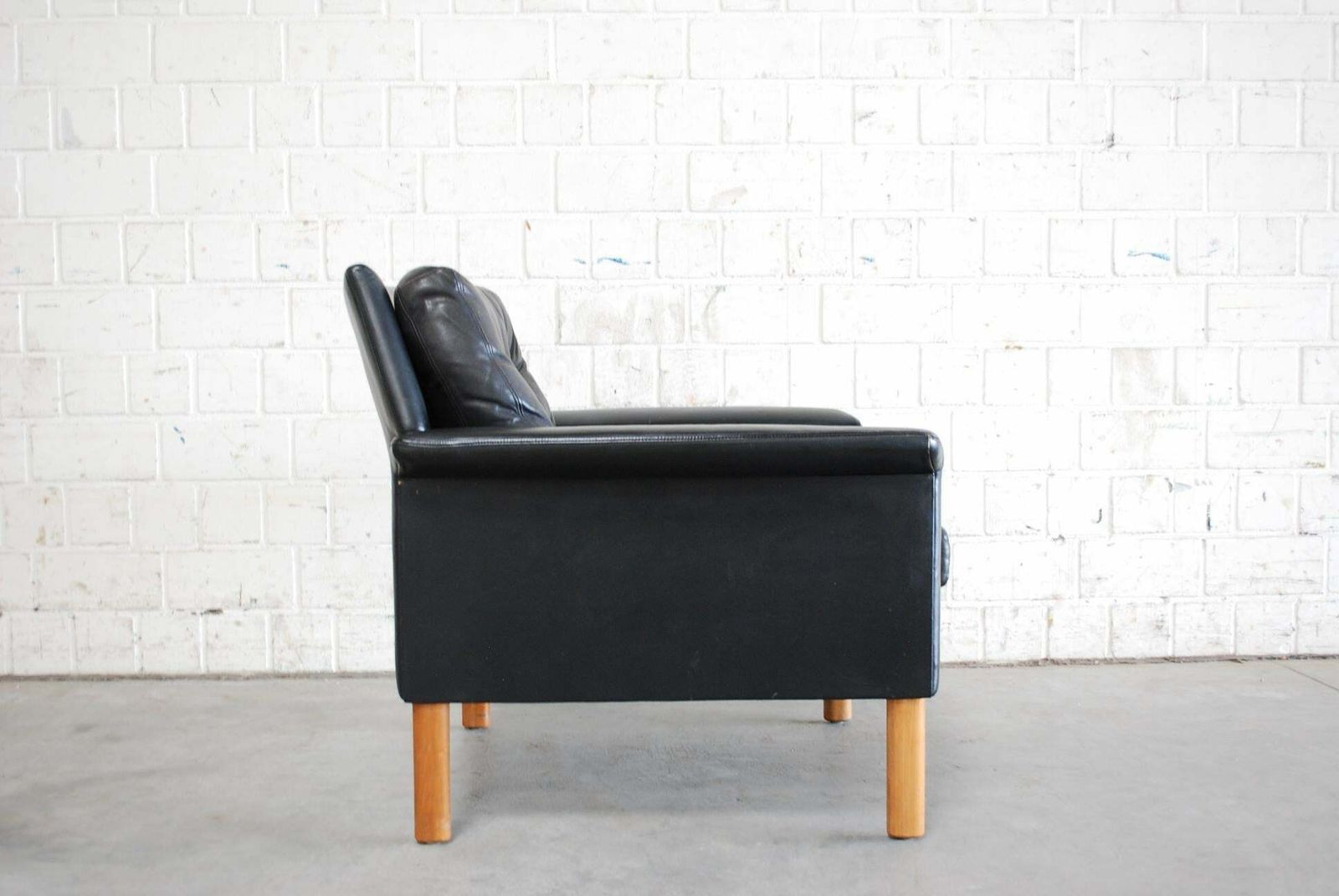 photo vinterior Kill International Pair Of Leather Armchair Design By Rudolf Glatzel, 1960s