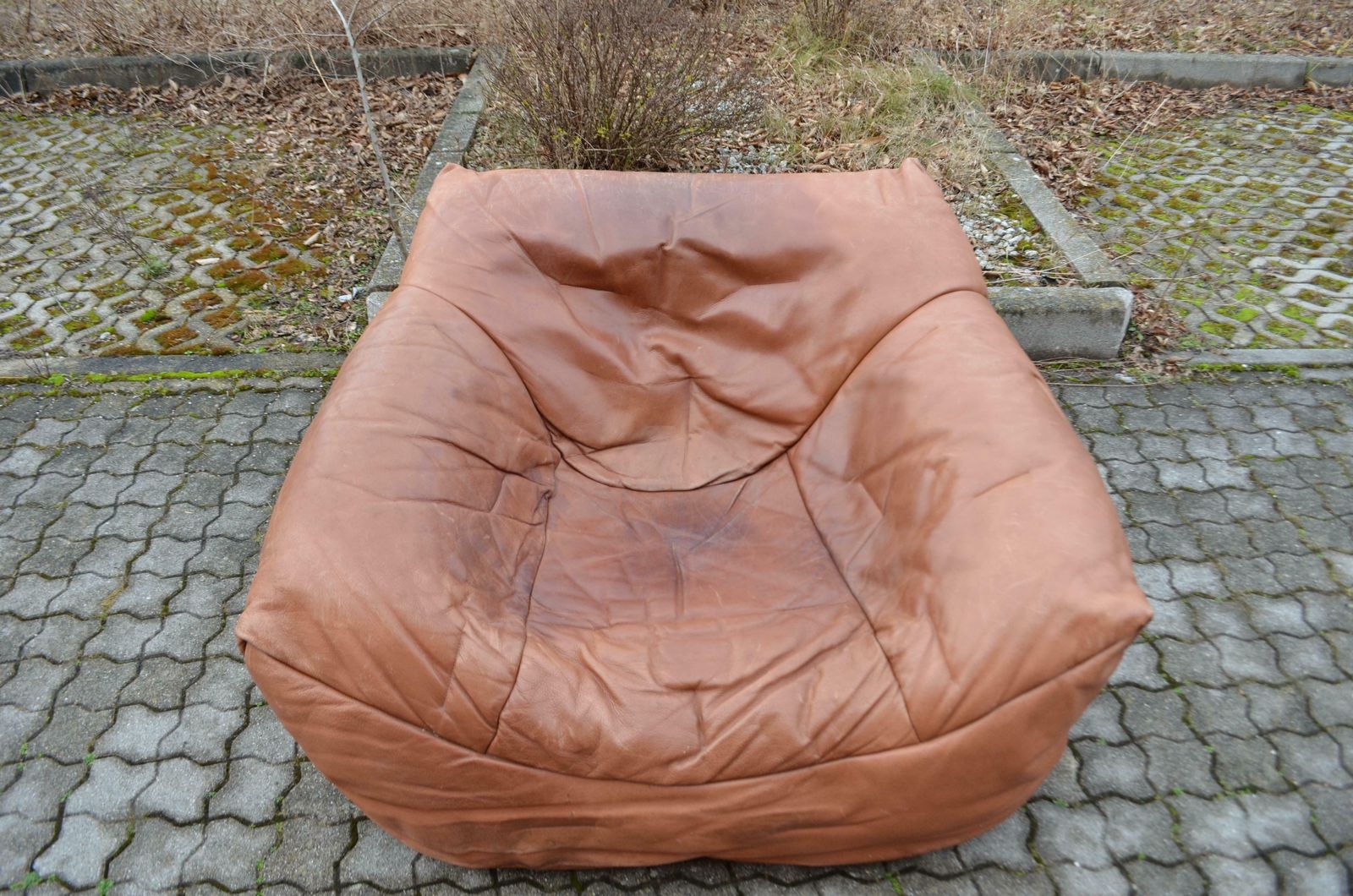 photo for sale Roche Bobois Hans Hopfer Vintage Informel Cognac Aniline Leather Lounge Chair