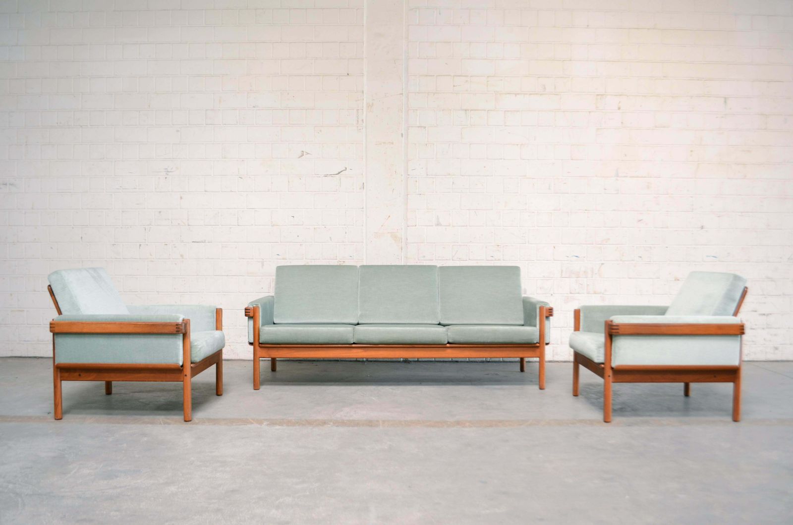 photo vinterior Henry Walter Klein Danish Modern Pair Of Teak Easy Chair For Bramin
