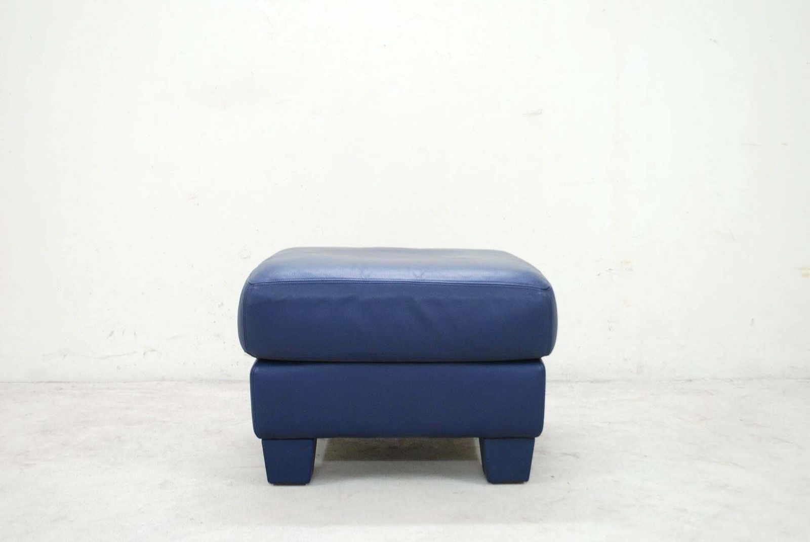 De Sede Ds 17 Pair Of Blue Leather Ottoman Or Pouffe photo for sale