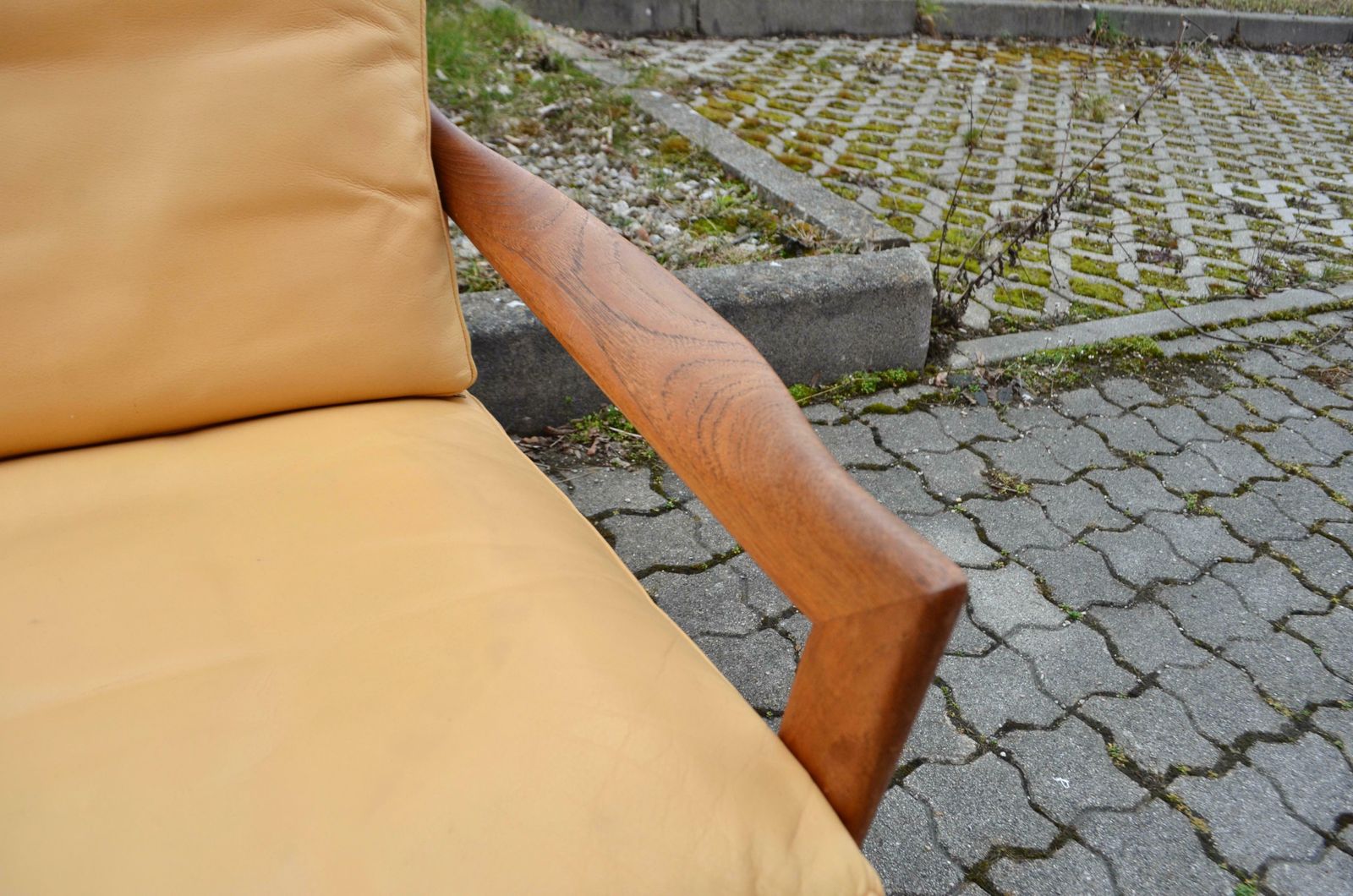 photo vintage Illum Wikkelsø Wikkelsoe Leather Teak Armchair Chair Ocher Niels Eilersen 1 Of 3