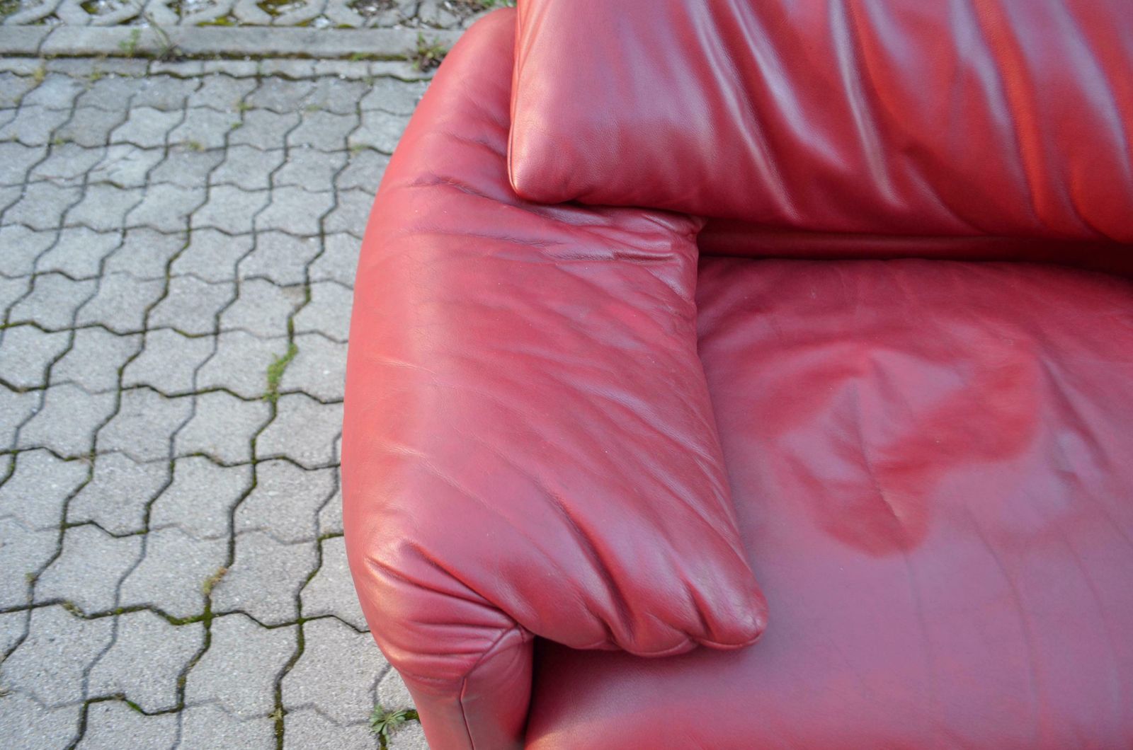 Cassina Maralunga Red Berry Leather Sofa By Vico Magistretti photo Furniture