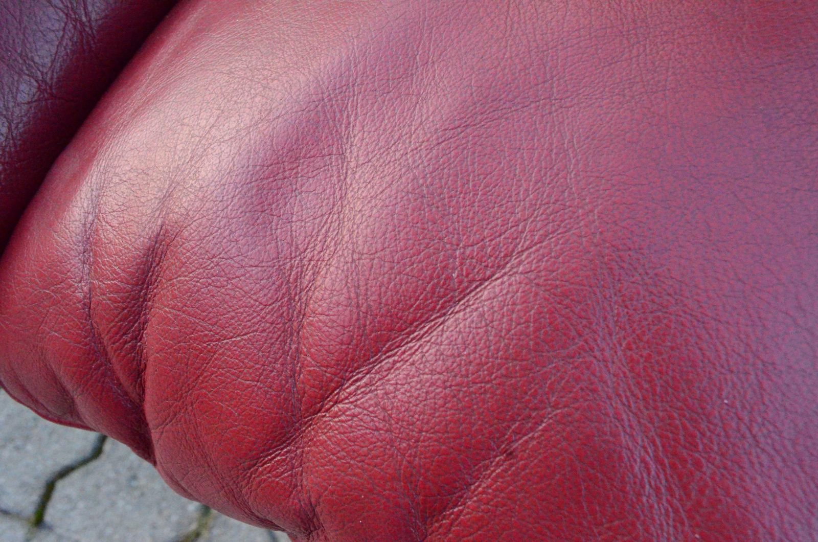 Cassina Maralunga Red Berry Leather Sofa By Vico Magistretti photo buy