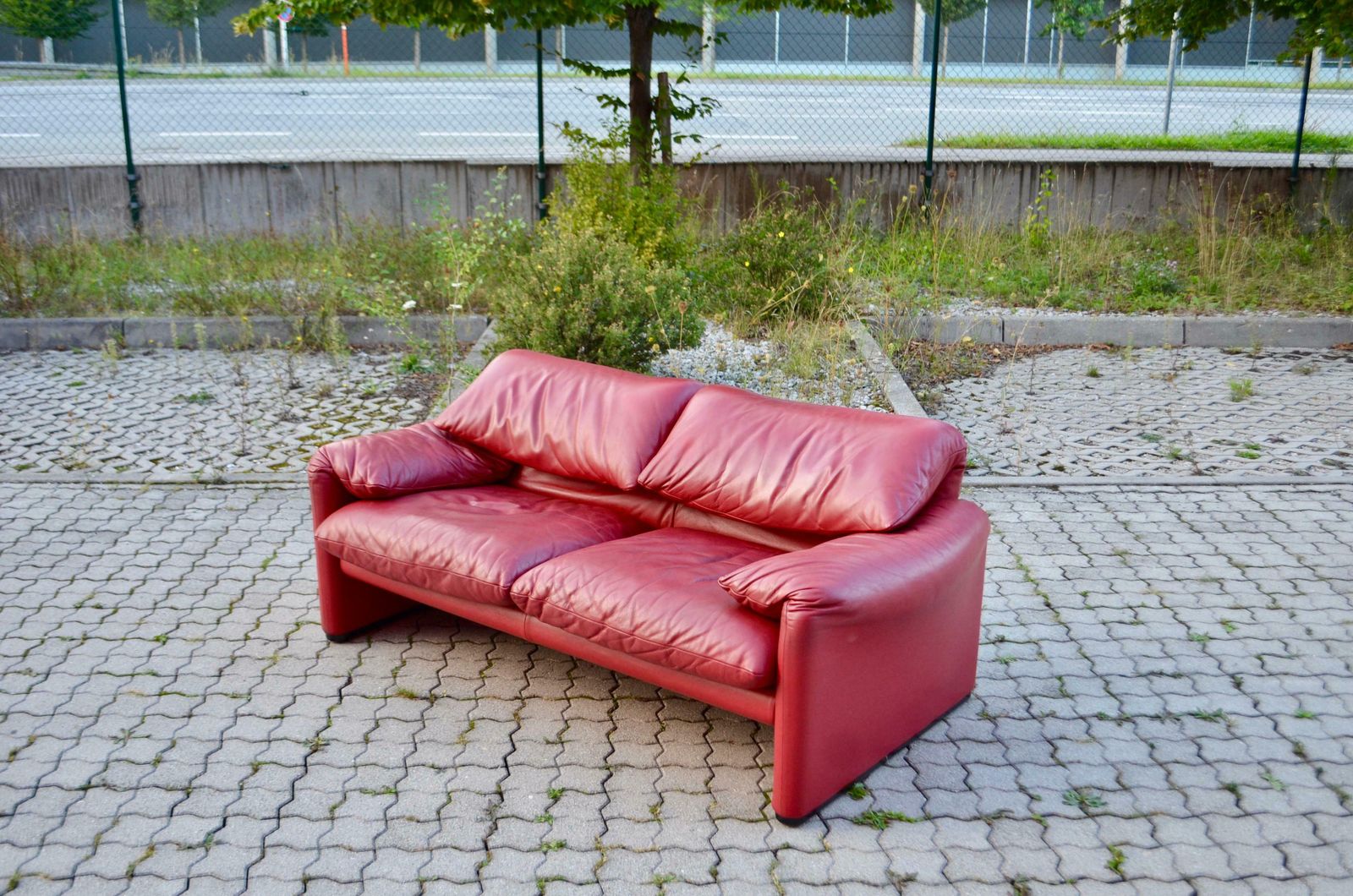 Cassina Maralunga Red Berry Leather Sofa By Vico Magistretti photo vintage