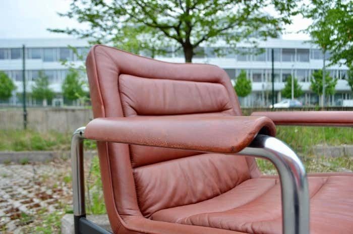 photo buy Jorgen Kastholm Red Leather Armchair Chair Modell 8400 For Kusch + Co Set Of 2
