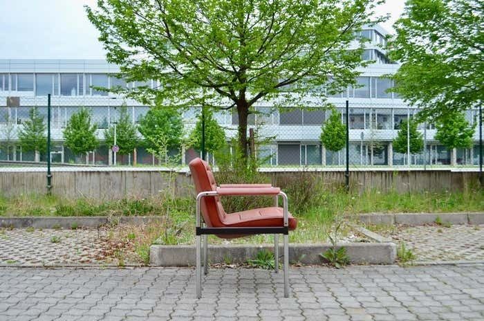 photo vintage Jorgen Kastholm Red Leather Armchair Chair Modell 8400 For Kusch + Co Set Of 2