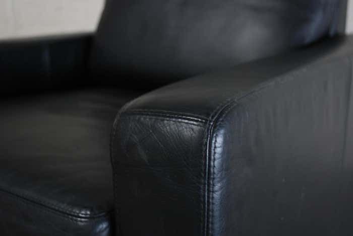 Cor Conseta Back Pair Of Leather Armchair Us$2,695.27per Set photo for sale