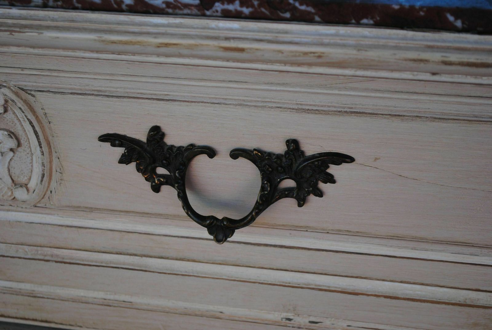 photo vintage Gray Lacquered Louis XV Style Dressing Table Chest Of Drawers 1900